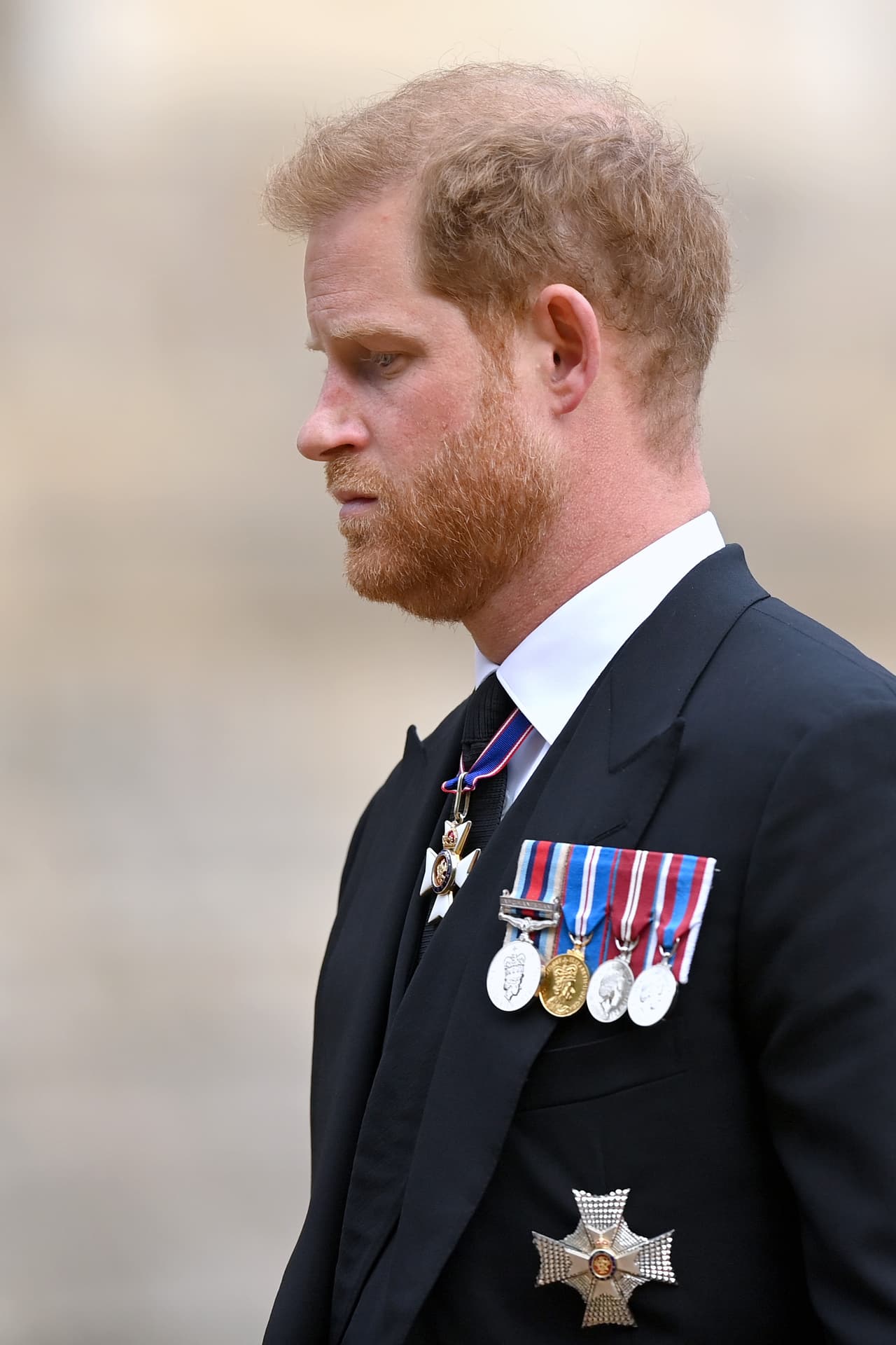 Príncipe Harry revela que prensa asustó a sus novias y lo orilló a ser militar