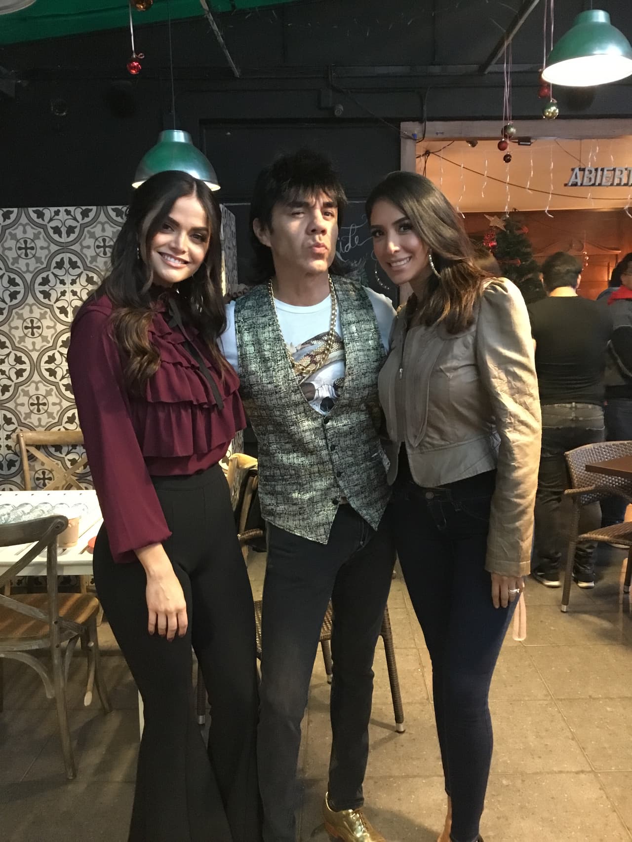 Marisol González y Cynthia Urías en Nosotros los guapos.
