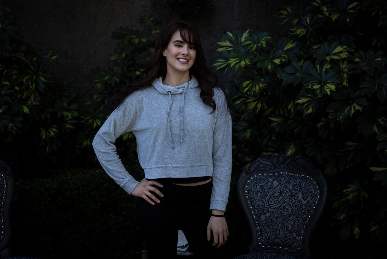 Gala Montes, quien presumió su nuevo look, se dijo estar emocionada de tener la oportunidad de estelarizar esta gran telenovela.