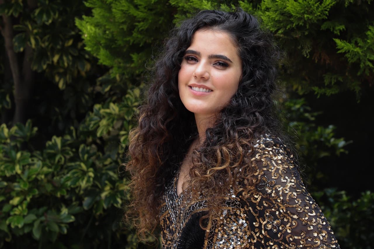 Su disco debut lleva el nombre de 'Mío'.