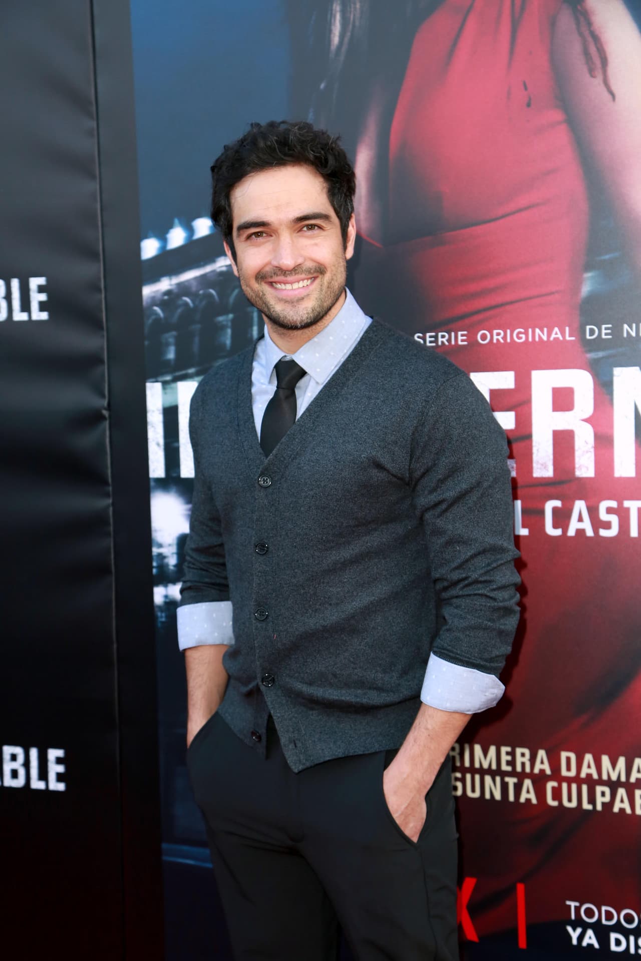 Alfonso Herrera denuncia que un conductor de famosa aplicación lo amenazó “con sacar una pistola”