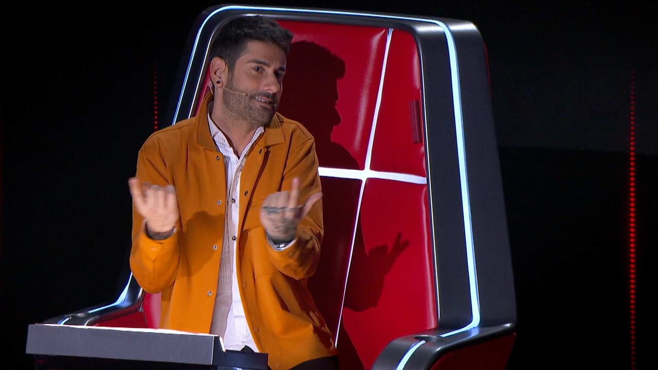 Melendi le declara su amor a Lucero y le pide una respuesta