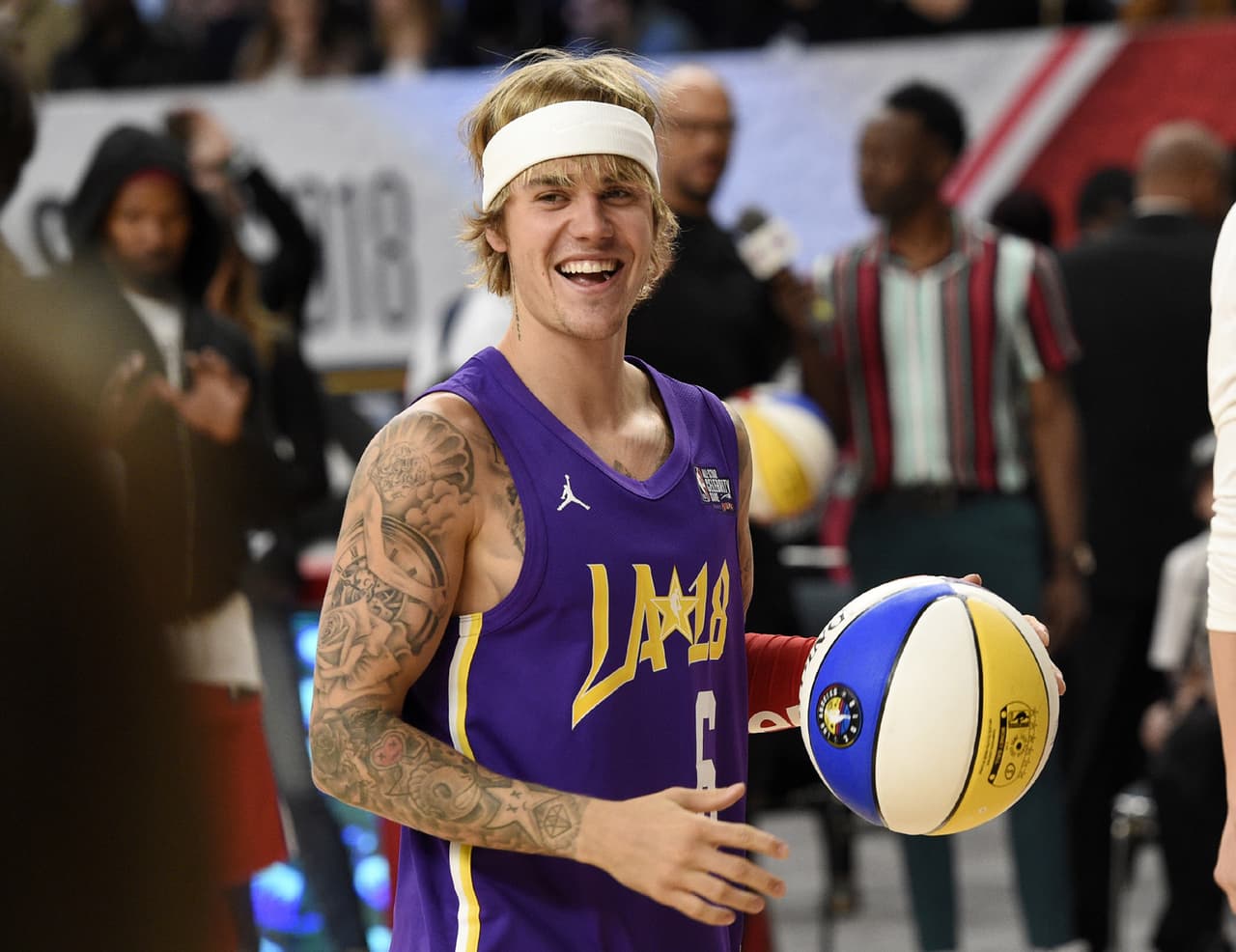 Captan a Justin Bieber con misteriosa rubia tras terminar con Selena Gomez