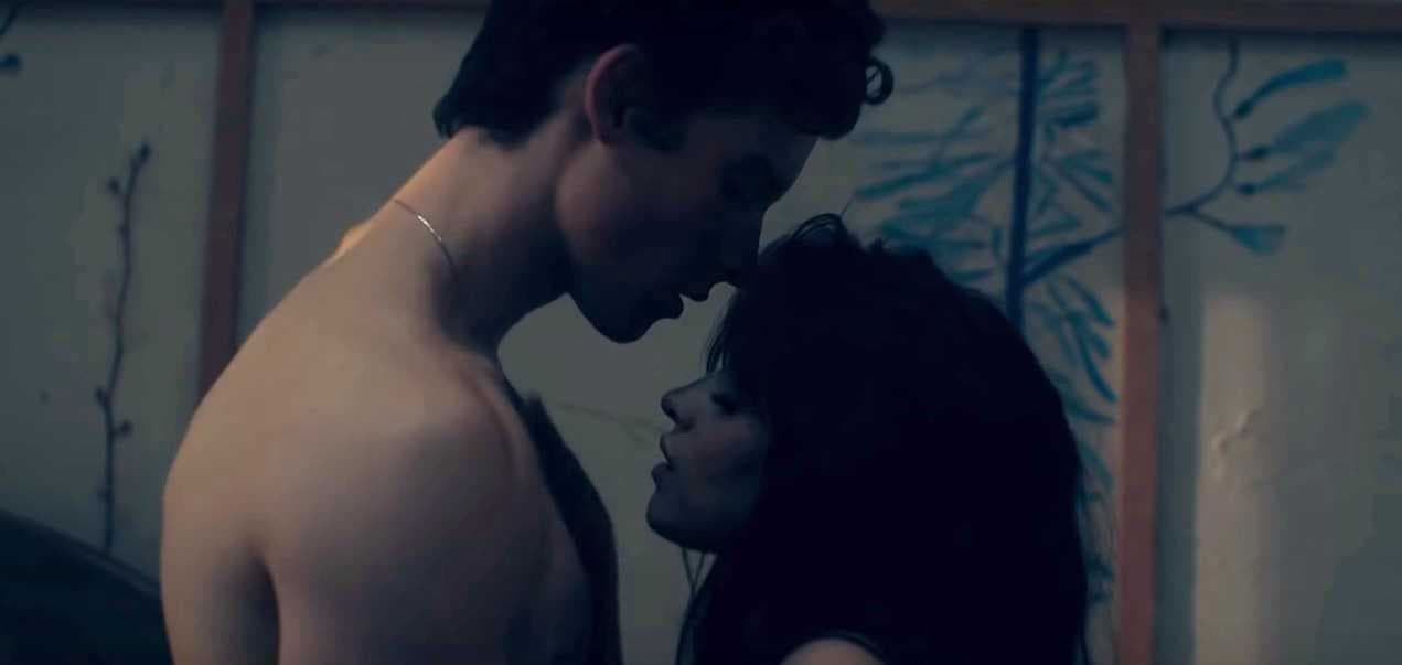 Shawn Mendes y Camila Cabello derrochan pasión en ‘Señorita’