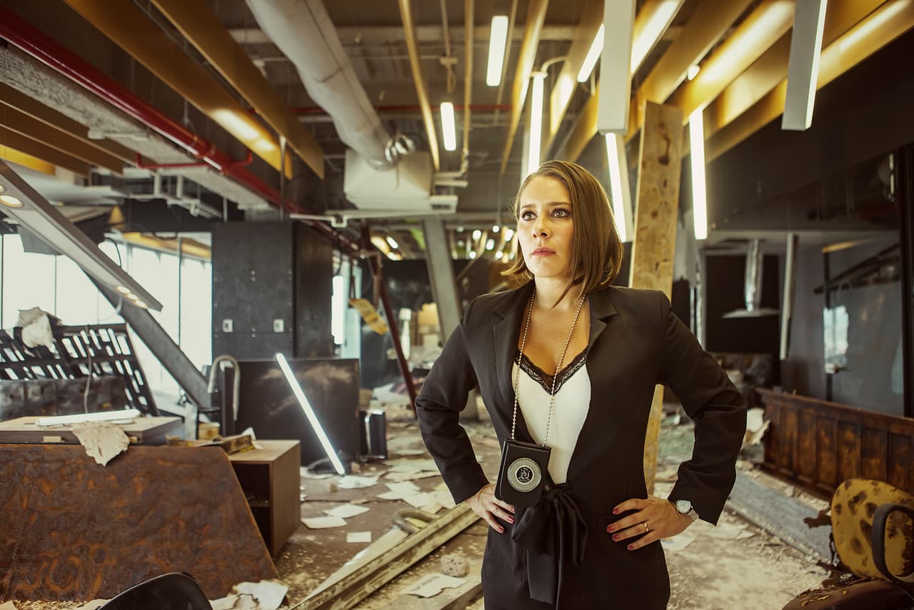 'Edna' (Gabriela Carrillo), procuradora de la PGJ, será implacable para investigar lo que ocurrió en las oficinas de 'Miguel Garza'.
<br>
<br>'El Dragón', de lunes a viernes a las 9:30 pm. con Las Estrellas.