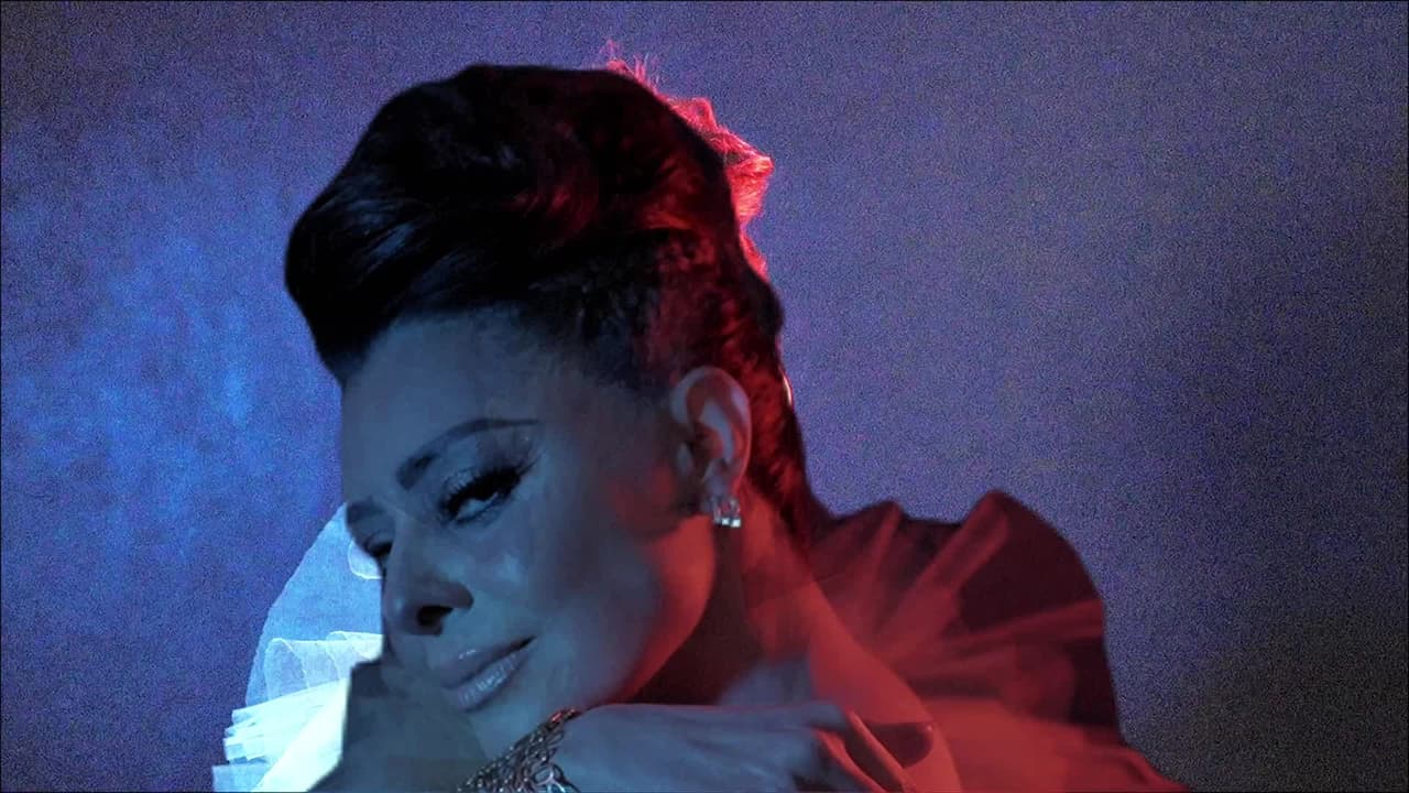 Yadhira Carrillo es Carolina Guillén en Los Hilos del Pasado