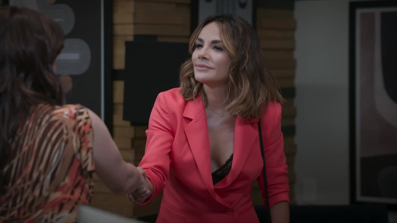 Lia acusa a Mónica de ser la amante de su marido