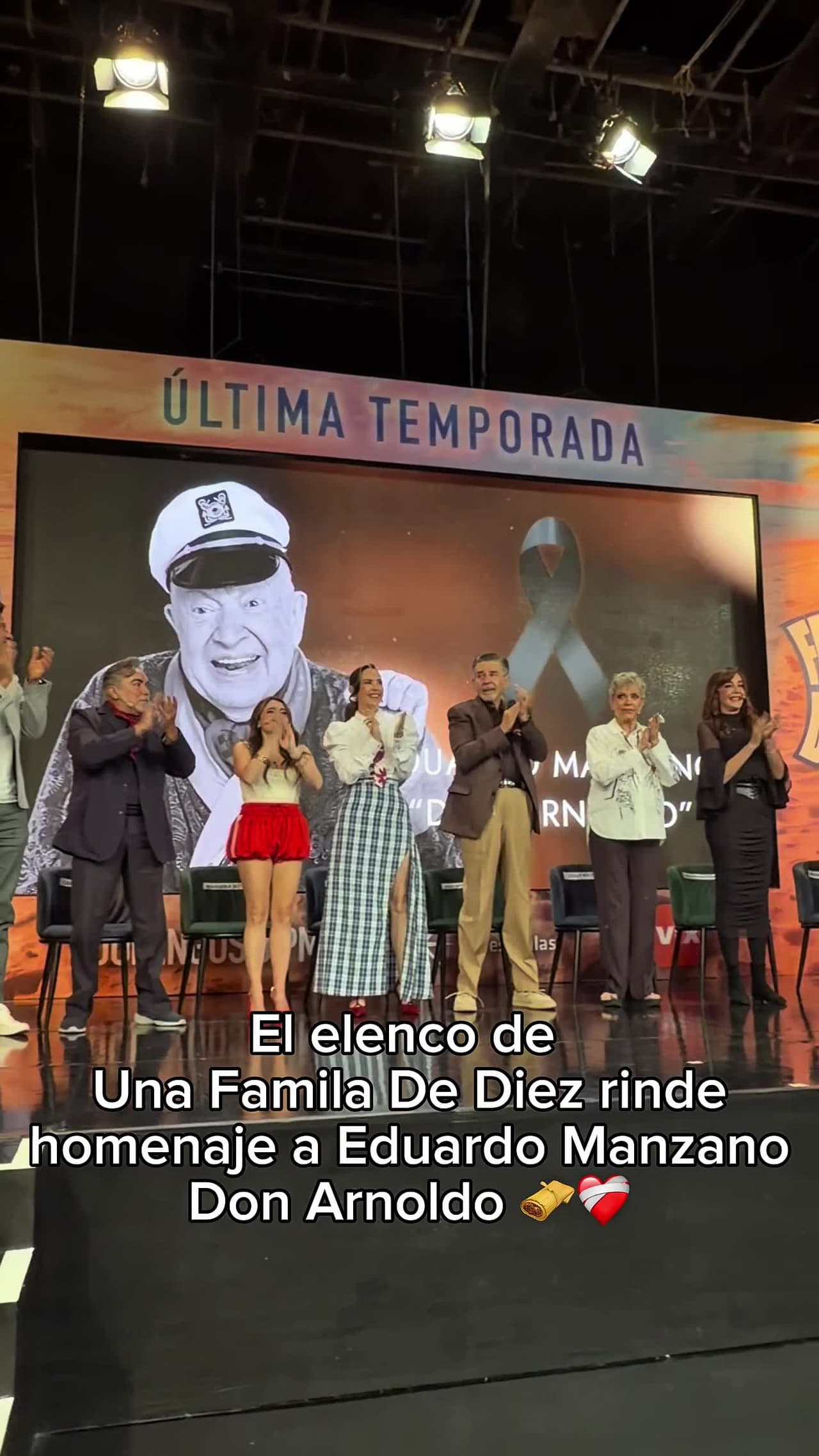 Homenaje a Eduardo Manzano en la presentación de la última temporada de Una Familia De Diez
