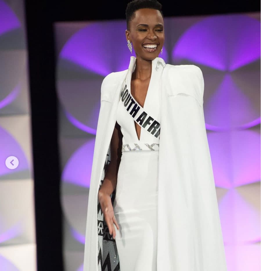 Zozibini Tunzi, represante de Sudáfrica, fue coronada como la ganadora de Miss Universo 2019, dejando a las concursantes de Puerto Rico y México como las finalistas del certamen.