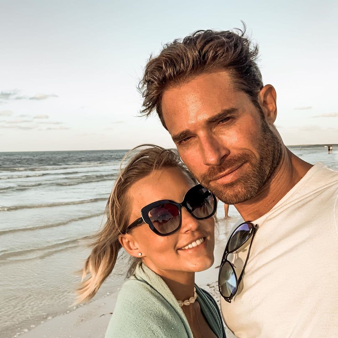 Mientras que Sebastián Rulli aseguró que lo que más lo enamora de su pareja es: “una persona buena, apasionada como yo, intrépida, tiene agallas y es valiente”.