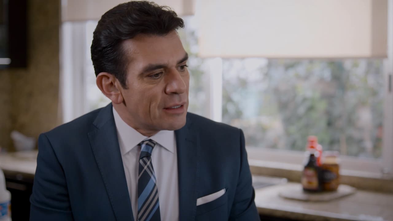 Mientras tanto, ‘Ernesto’ toma la Tablet de ‘Nico’ para enviarle un correo a ‘Pedro’ haciéndose pasar por ‘Elena’ en el que le pide perder contacto con ellos definitivamente.