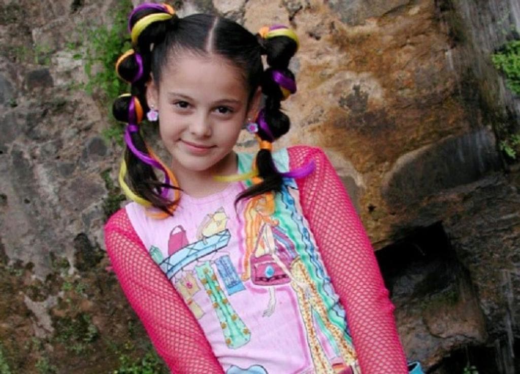Allisson Lozz hizo su debut en el reality infantil Código F.A.M.A. en donde tuvo una participación destacada, por lo que llegó a protagonizar melodramas, como: ‘Alegrijes y Rebujos’, ‘Misión SOS’, ‘Al diablo con los guapos’ y ‘En nombre del amor’.