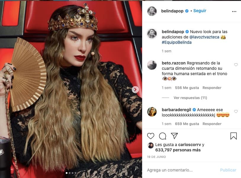 Belinda con outfit de reina en 'La Voz México'