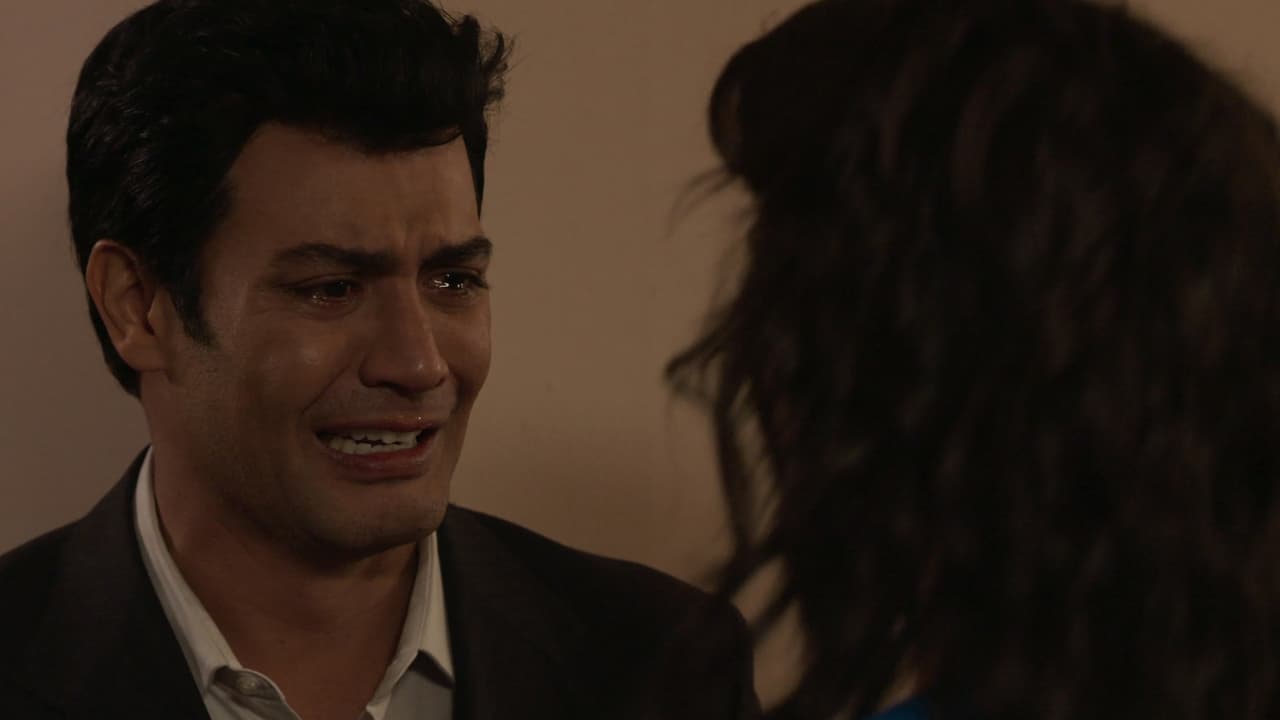 'Esteban' sufre al ver que la mujer que amaba es en realidad una asesina.