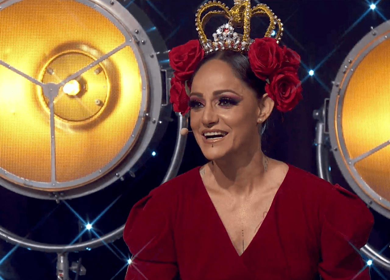 Comparan a Lolita Cortés con la Reina de Corazones en Las Estrellas bailan en Hoy