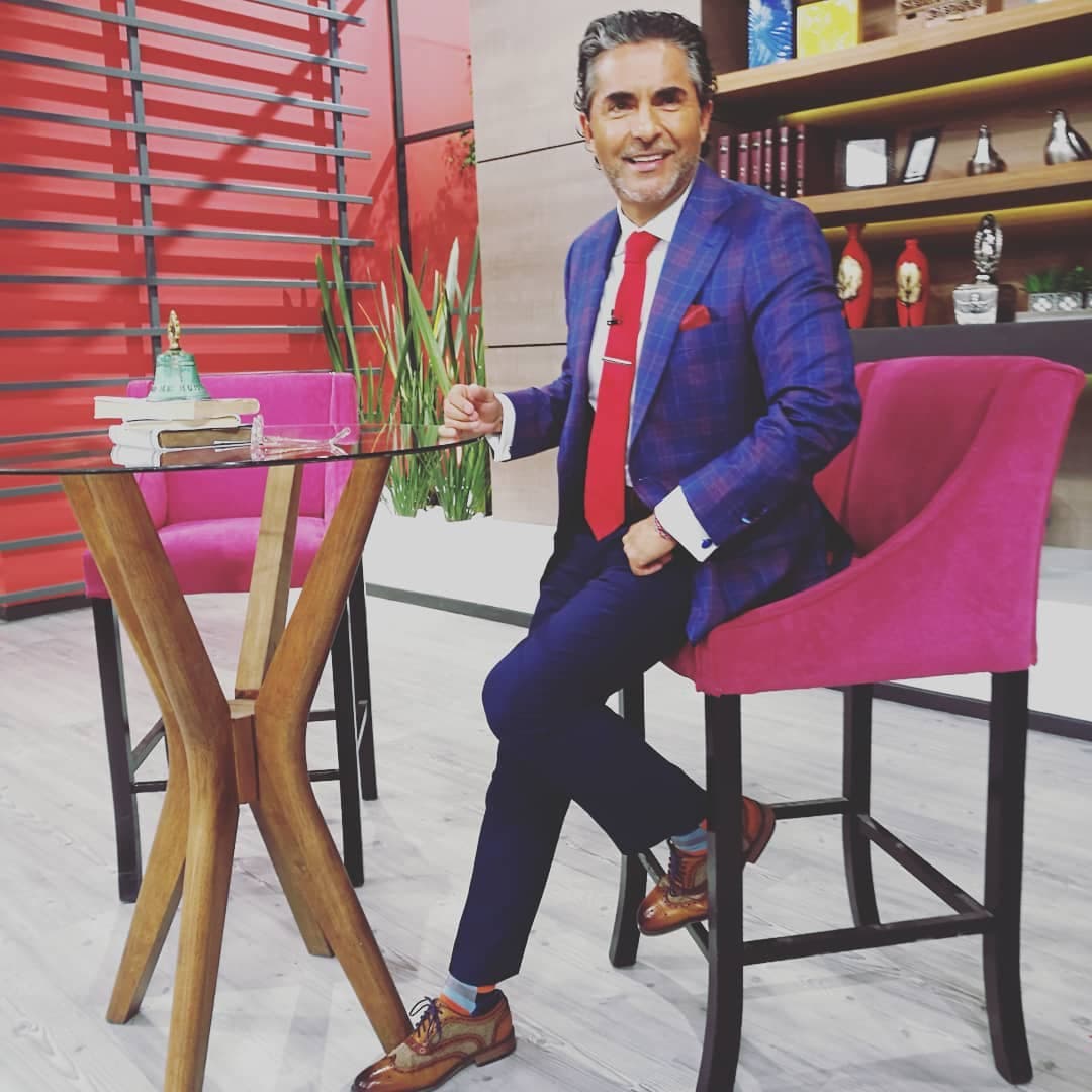 Raúl Araiza y sus besos con famosas