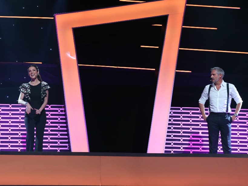 ¡Nora Salinas y Arath de la Torre trataron de convencer con sus regalos pero Nora cayó al vacío!