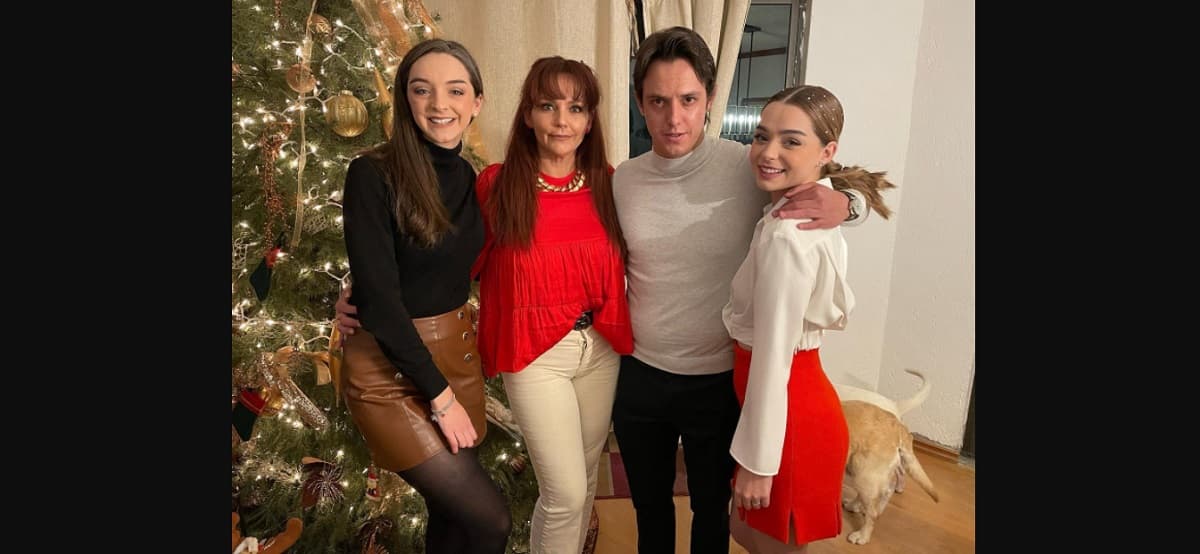 Amairani, quien da vida a 'Maruja', es mamá de Juan Luis, Fernanda y Macarena García, quien siguió sus pasos en la actuación.