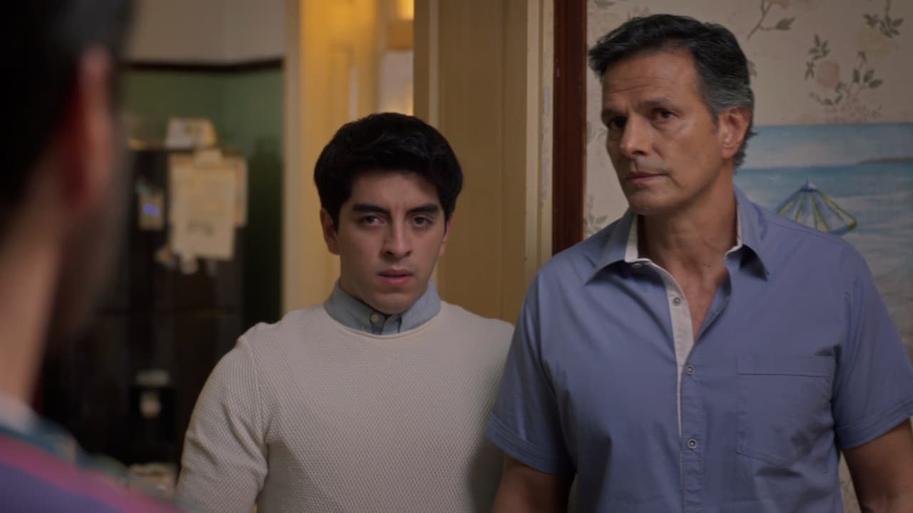 'Donato' le asegura que sí lo estaba llegando a apreciar y que sí pensaba decirle quién era en realidad.