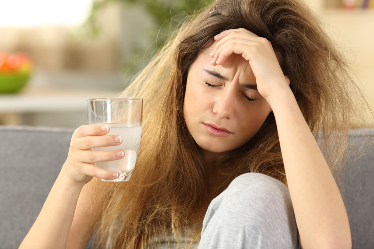 Tips para reducir la inflamación de tu cara después de una noche de copas