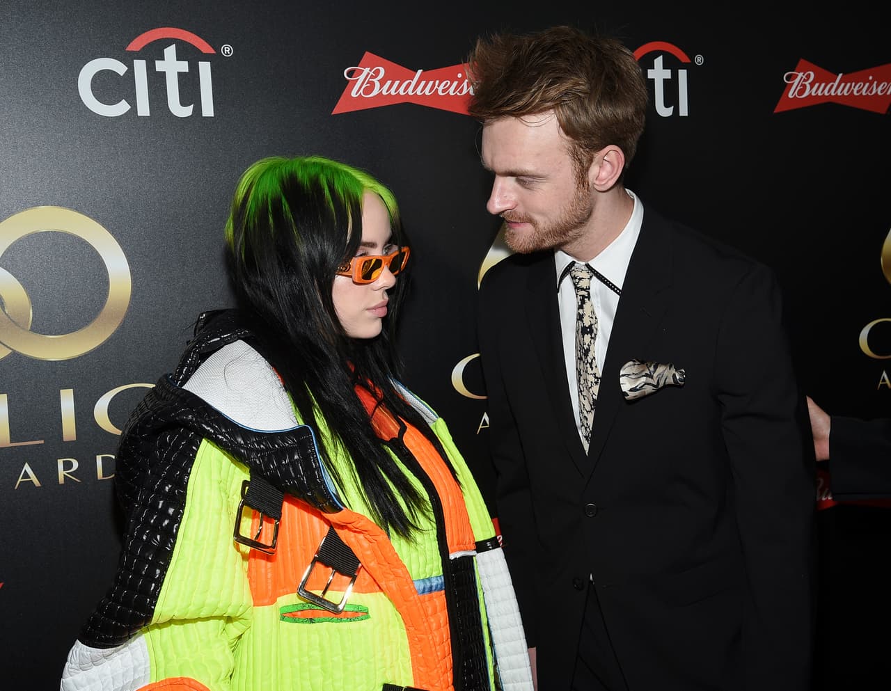 Billie Eilish y su hermano Finneas mueren juntos en un dramático video musical