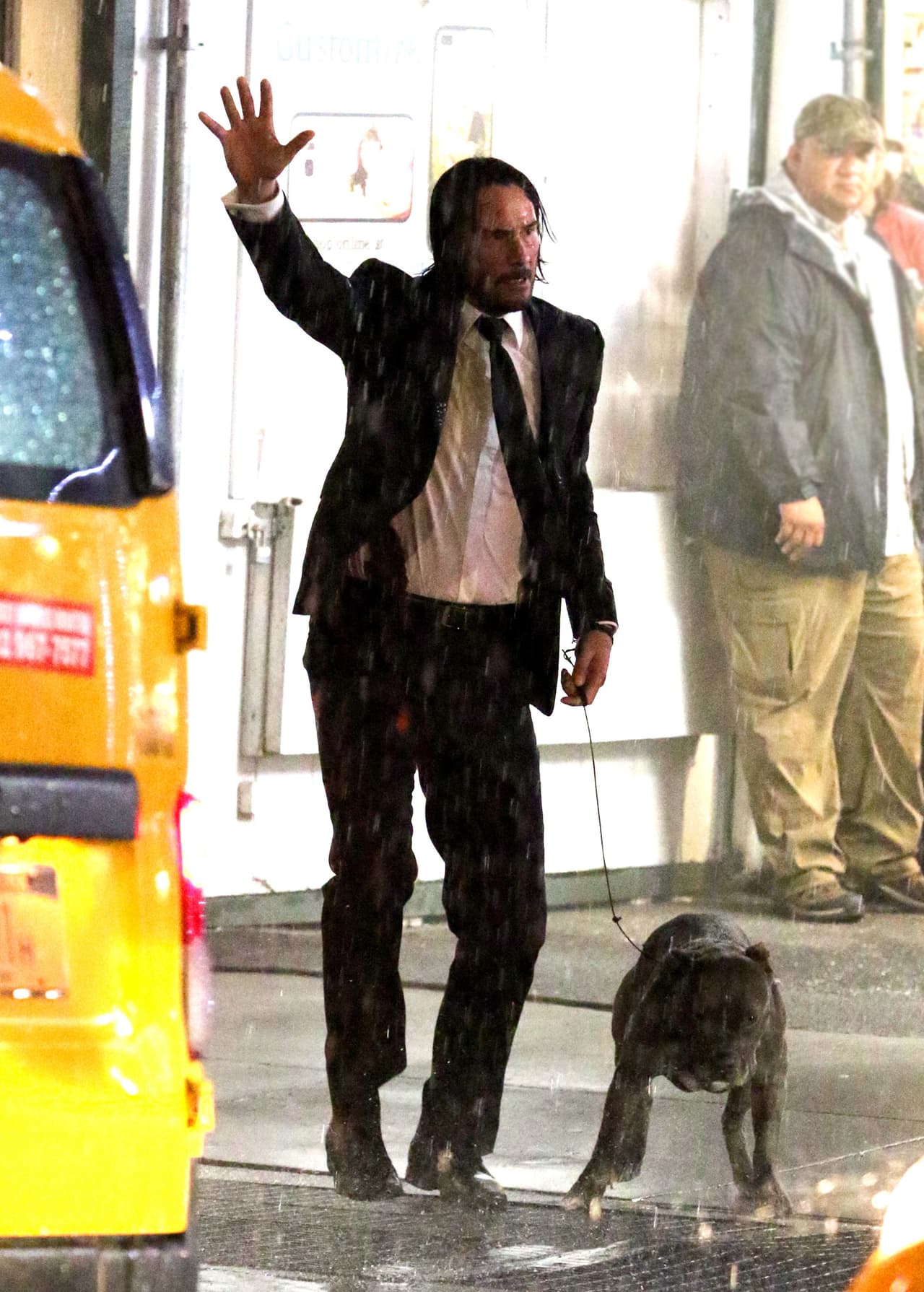 Keanu Reeves y un pitbull filmaron varias escenas bajo la lluvia (FOTO: The Grosby Group)