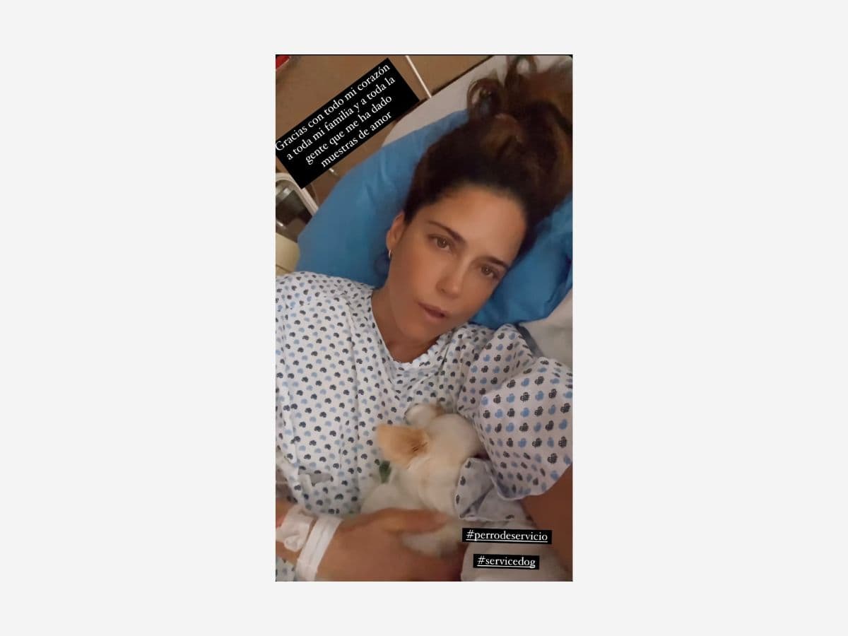 Ana Claudia Talancón continúa en el hospital.
