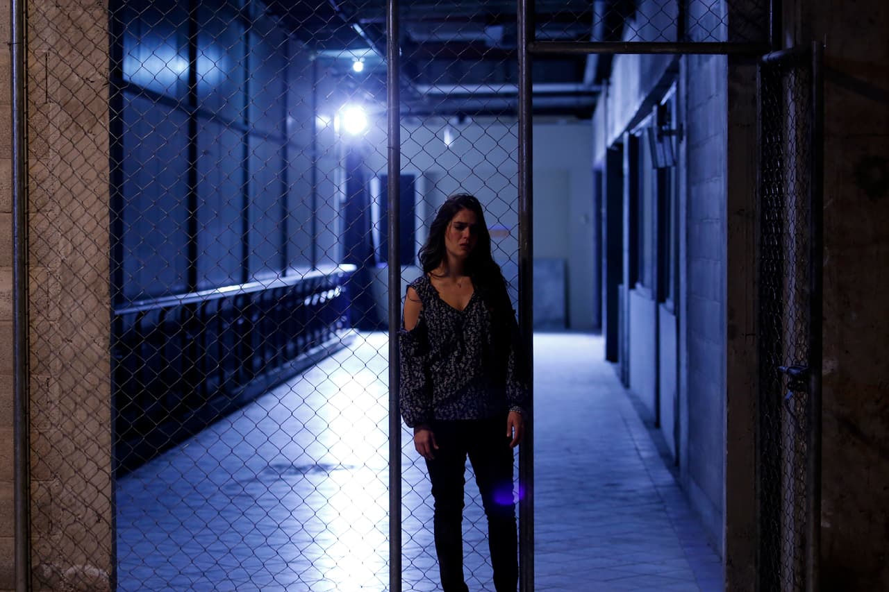 'Ariadna' (Claudia Álvarez) hará lo que sea para rescatar a 'Alvaro' de las garras del villano.