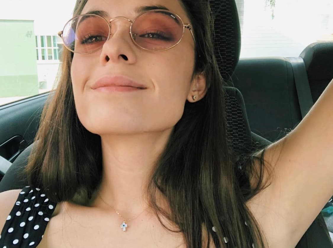 Por su parte, Valeria es una joven que suele disfrutar del mar y de la compañía de sus amigas, tal como su cuenta de Instagram lo demuestra.