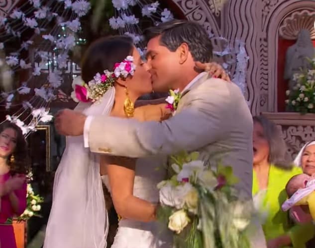 En 2015, Claudia fue la protagonista de ‘Simplemente María’, en la que ‘María’ culminó su amor con ‘Cristóbal’ (Ferdinando Valencia) en una fastuosa boda.