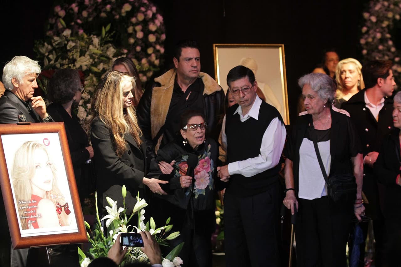 Detrás de las cámaras del homenaje a Edith González: así se vivió el ambiente en el Teatro Jorge Negrete