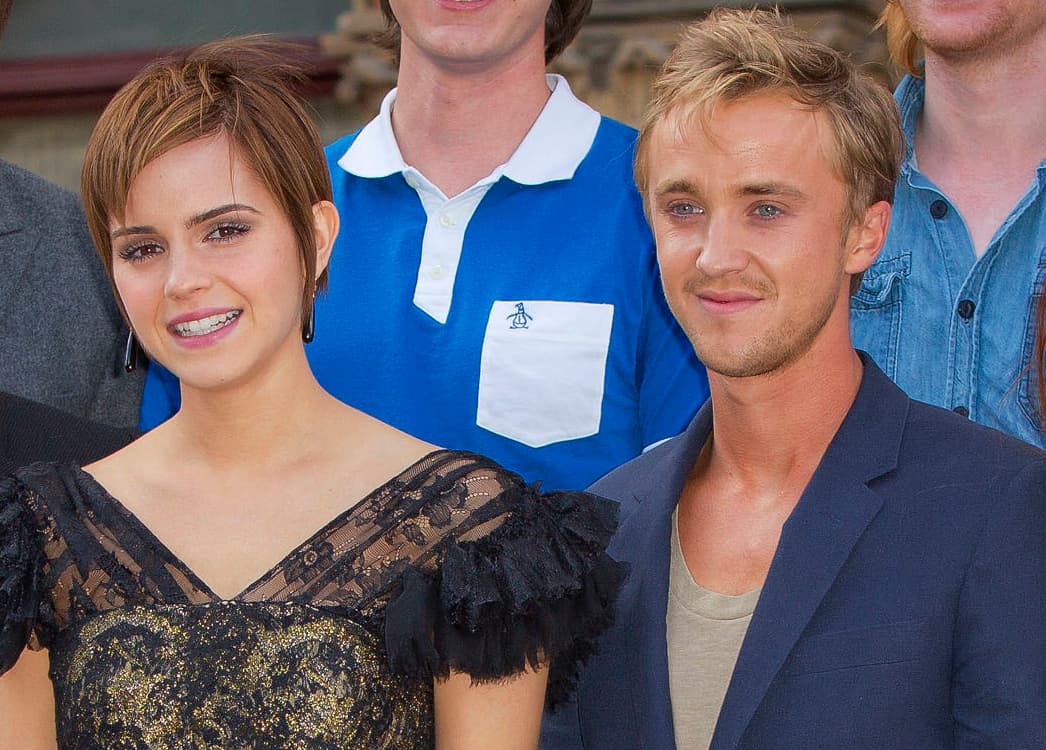 Durante la filmación de la saga de Harry Potter, Emma Watson reveló que Tom Felton era su amor platónico; pero el galán británico aseguró que la veía como a su hermana pequeña, ya que él era unos años más grande.