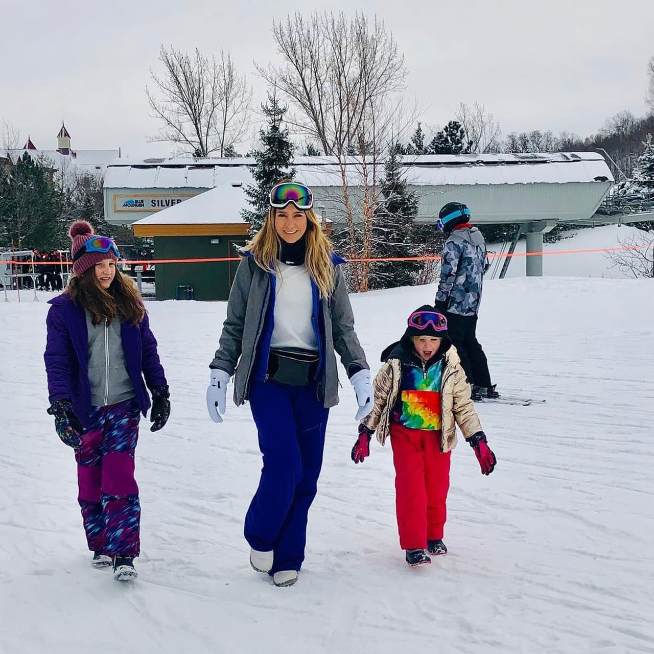 Geraldine Bazán inicia el año con sus hijas en Canadá
