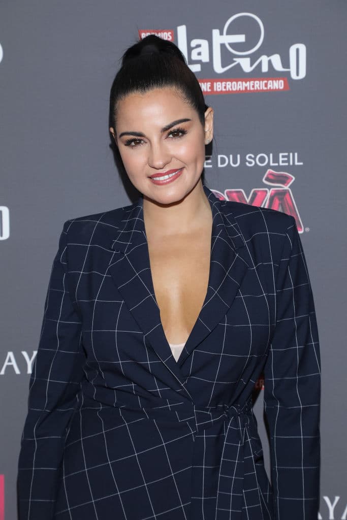 Maite Perroni reacciona a sus fotografías en topless: “Estaba tomando agüita de coco”