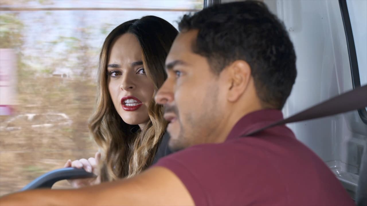 Camila logra escapar de la furia de Rogelio