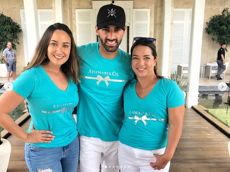 “Se dice por ahí que los amigos son la familia que uno escoge. Esta familia es muy grande y unida. Gracias @adamarilopez, @toni, a las chicas y a las #sinfin por hacer de este fin de semana uno tan divertido”, agregó.