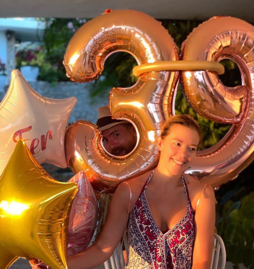 A través de su cuenta de Instagram, la actriz compartió unas palabras sobre lo que significa dar esta nueva vuelta al sol. “Celebro tener salud, celebro haberme convertido en madre y poder ver crecer a mi niño, celebro tener tanto amor y solidaridad a mi alrededor y tantas risas que aún me hacen sentir una niña”.