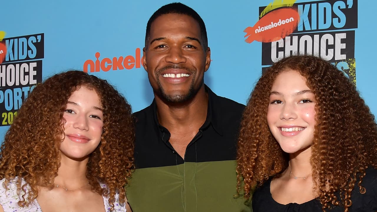 Hija adolescente del presentador Michael Strahan tiene un tumor maligno en la cabeza