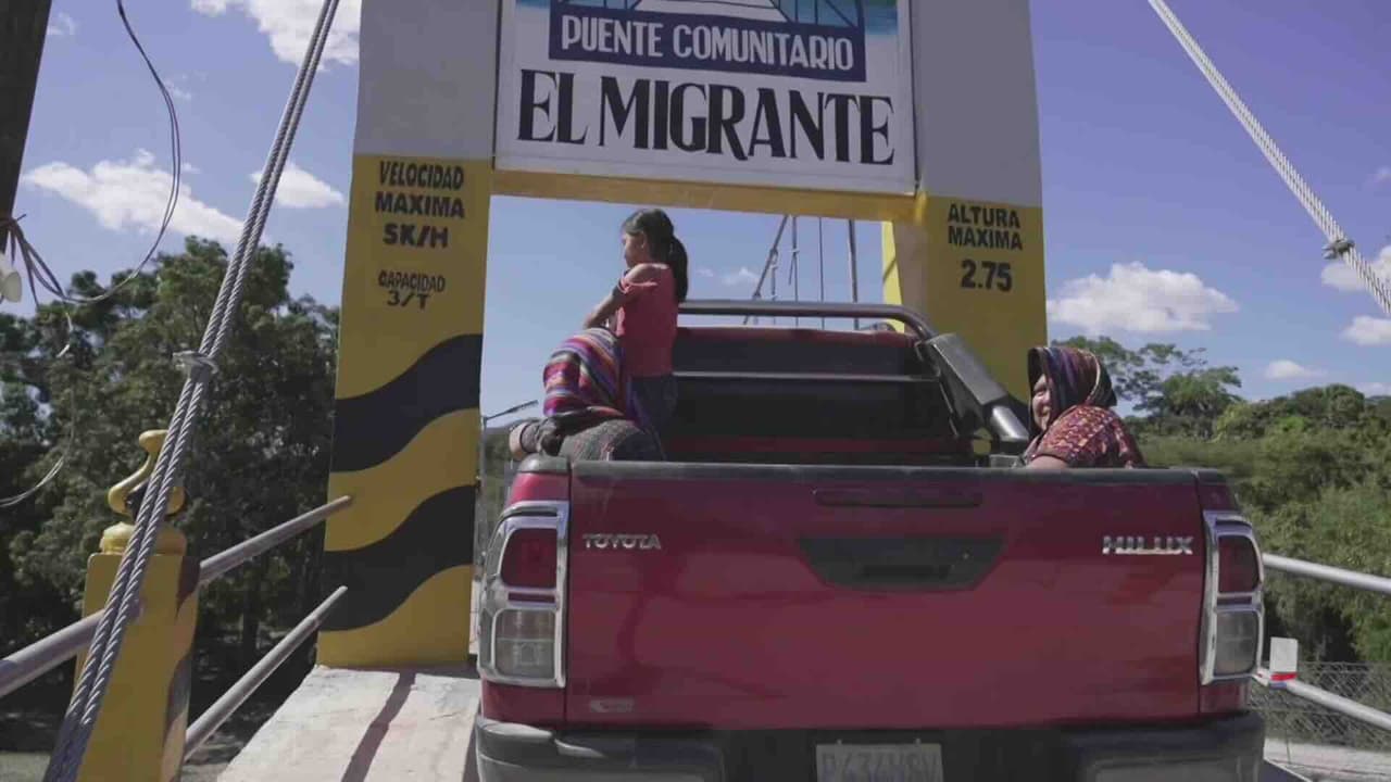 Migrantes financian puente comunitario que une pueblos en Guatemala