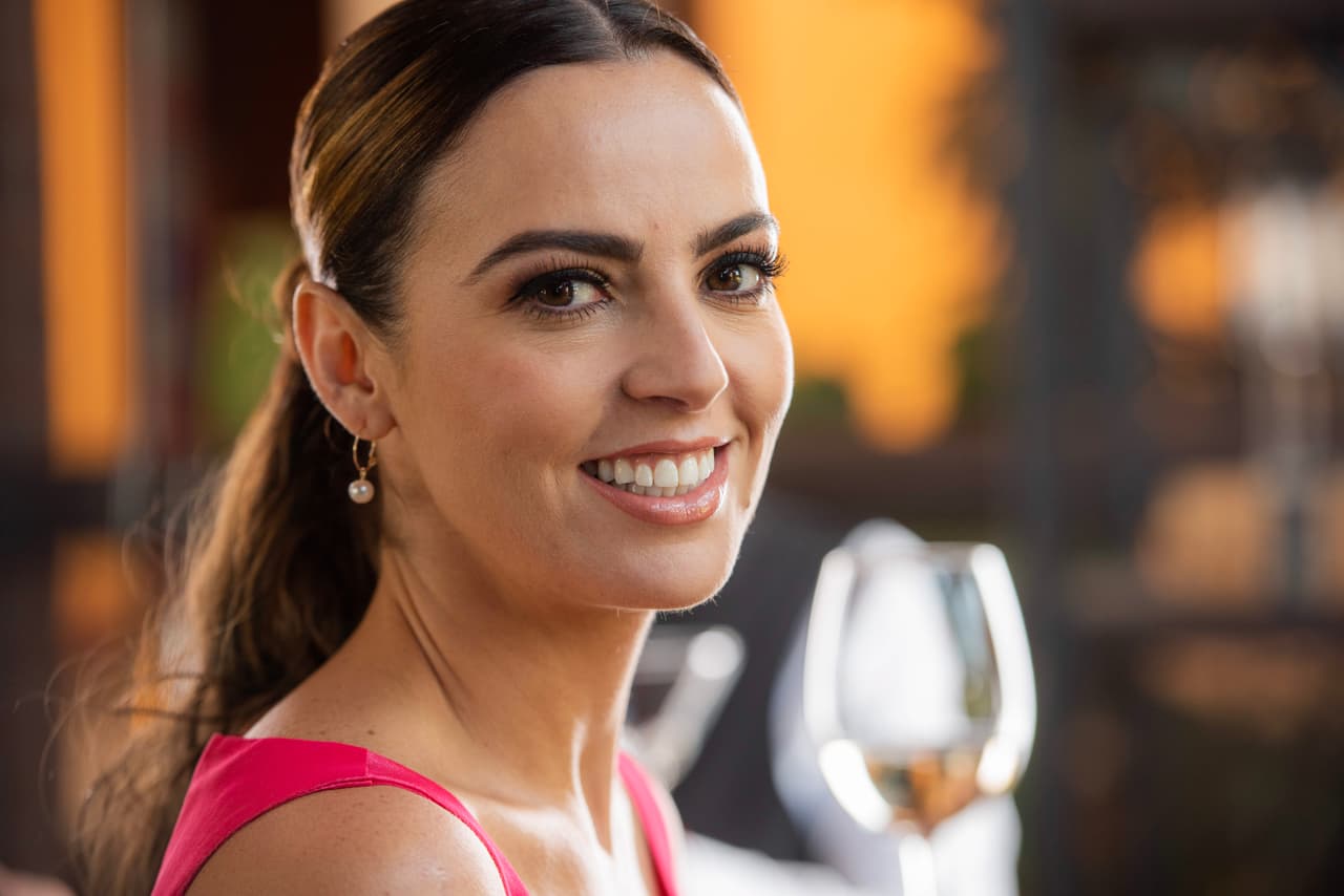 Otra que nos sonrió a la cámara fue la querida Mariana Torres, quien da vida a 'Alexa' en la telenovela.