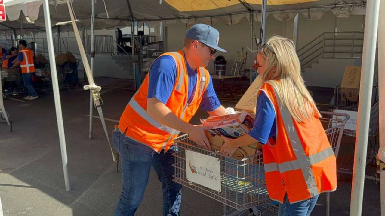 Arizona destinará $1.5 millones en ayuda para alimentos: hay largas filas en bancos de comida