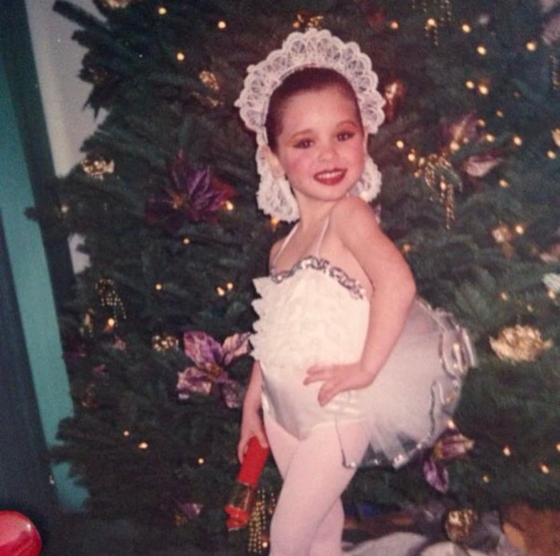 Viviana Ramos Macouzet nació el 1 de diciembre de 1992 en Ensenada, Baja California.