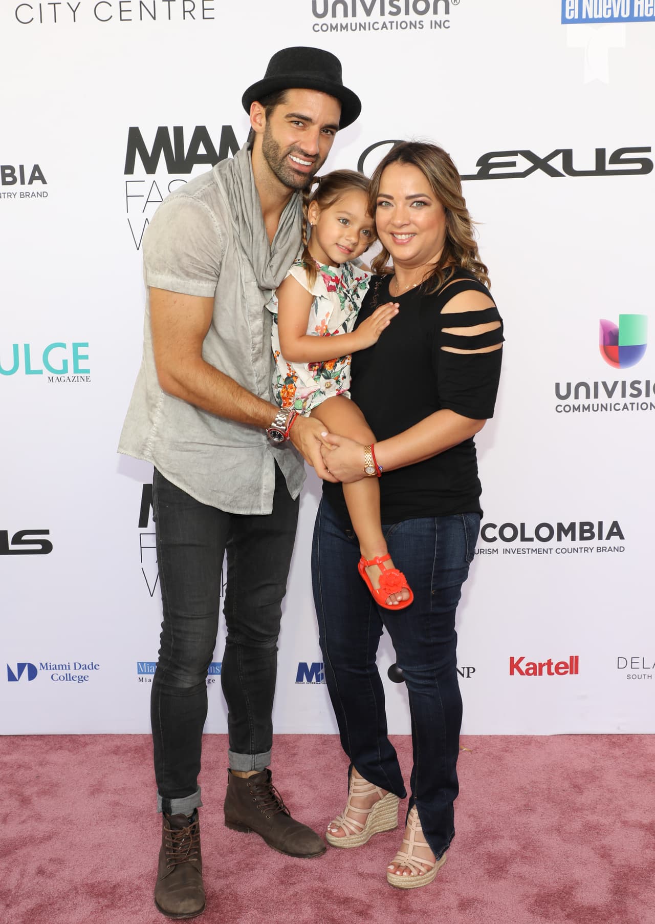 Hija de Adamari López recibe anillo de compromiso a sus tres años