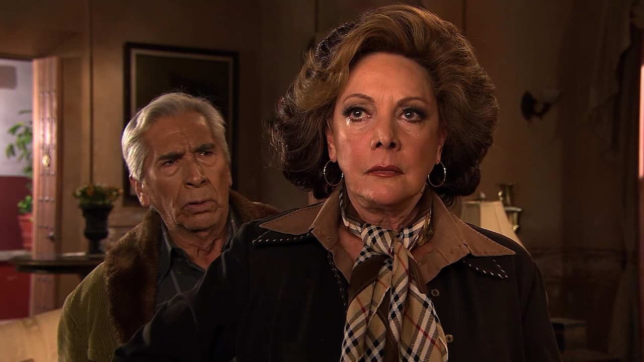 Sabino le revela a Leonor que sabe su mayor secreto