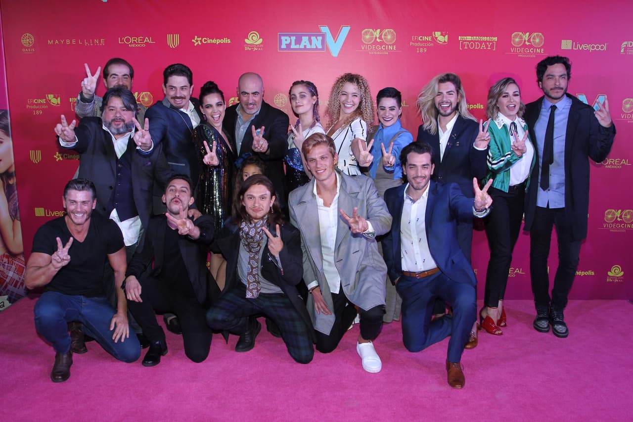 Se llevó a cabo la alfombra rosa de Plan V que llega a los cines mexicanos este 17 de agosto.