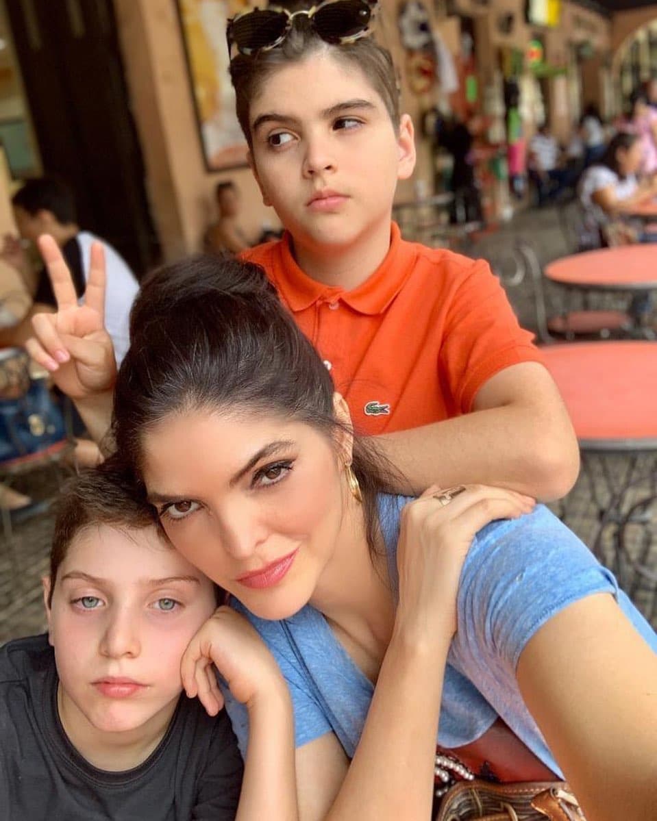 Jerónimo es el hijo que procreó la cantante con su amigo Reyli Barba.