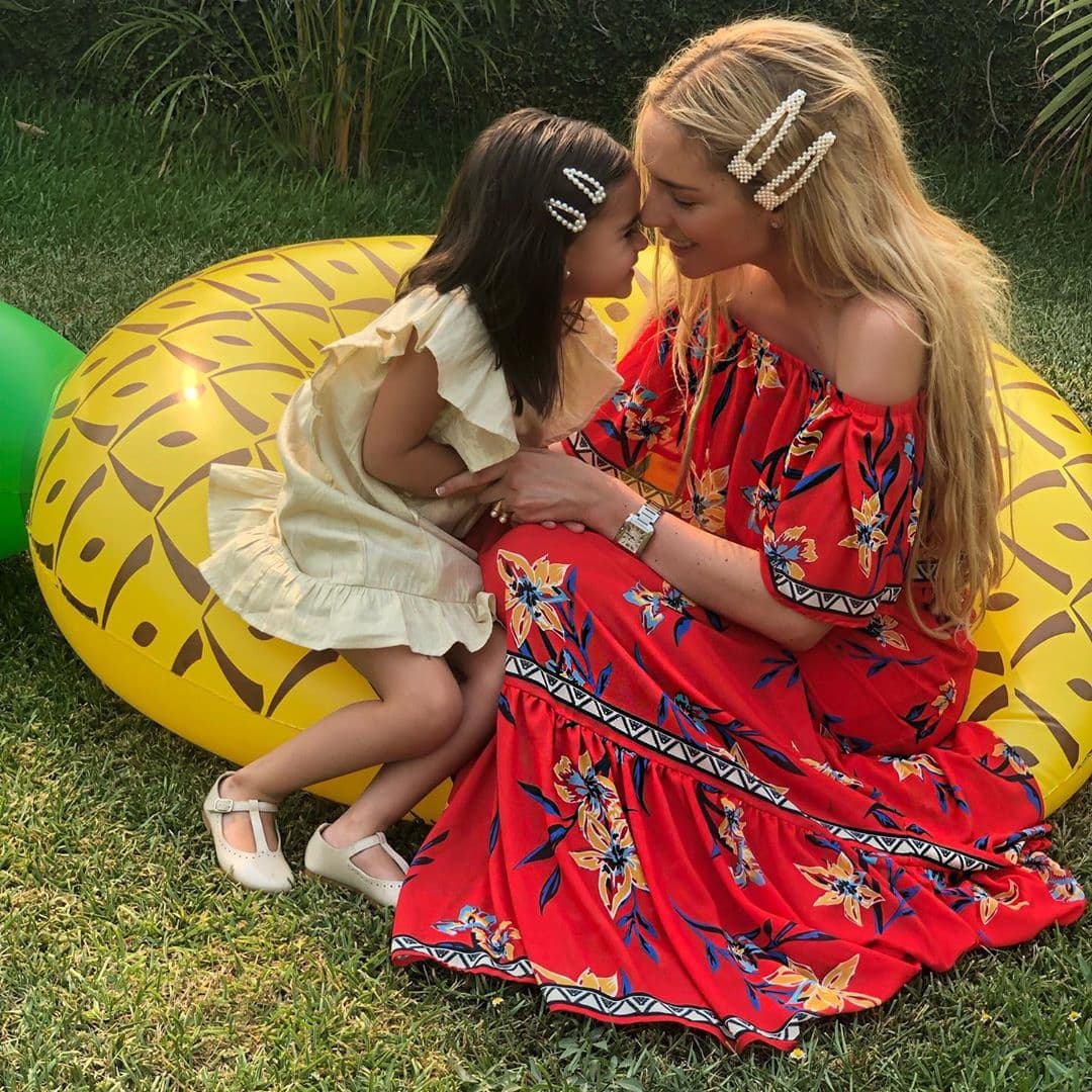La modelo Tania Ruiz, que hace unos días confirmó su amor por Enrique Peña Nieto en Instagram, organizó una gran fiesta para su hija Carlotta, quien cumplió cinco años.