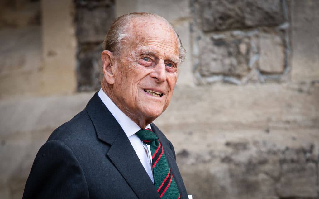 El príncipe Felipe, esposo de la Reina Isabel II, es hospitalizado