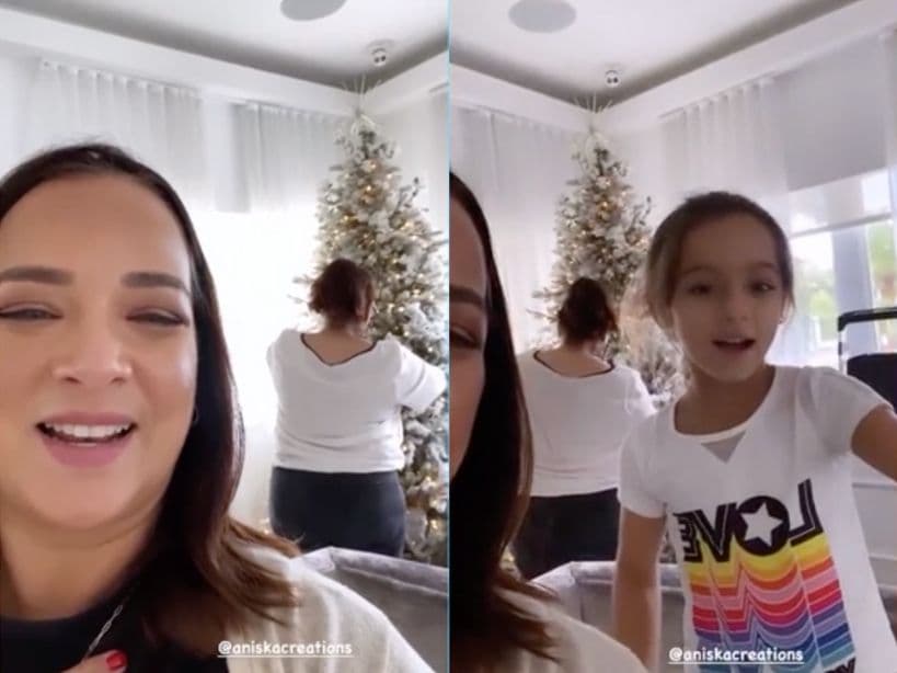 Adamari López fue otra de las famosas que no se aguantó las ganas y comenzó a decorar su hogar, por lo que colocó un impresionante árbol de Navidad con ayuda de su hija Alaïa.