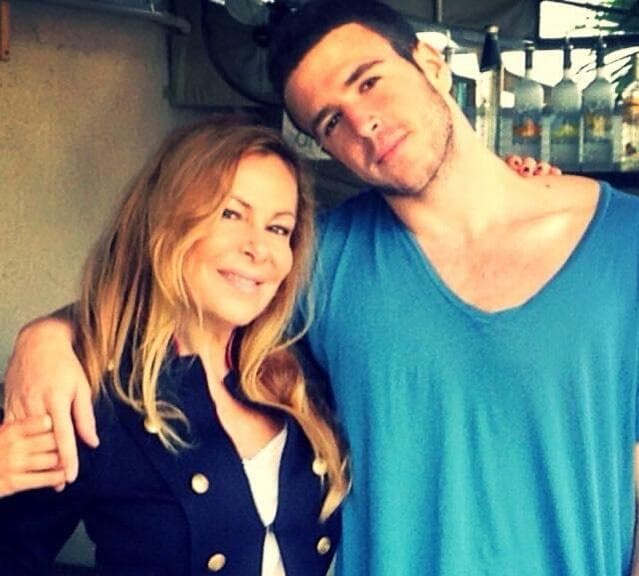"Se apagó mi vida": el desgarrador mensaje de Ana Obregón tras la muerte de su hijo